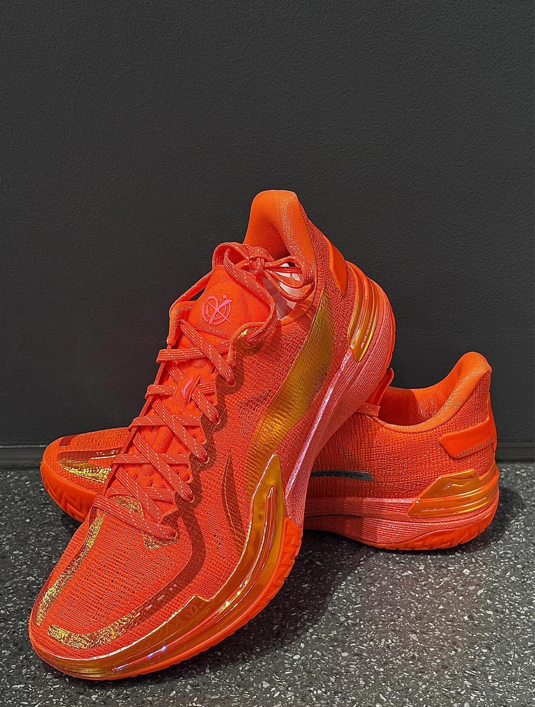 这鞋是把“火焰焊鞋上了?”一开箱,我弟喊:你这是脚踩岩浆要去炸场?